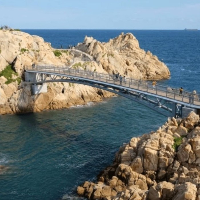 Exploring the Majestic Mudeungsan National Park_01