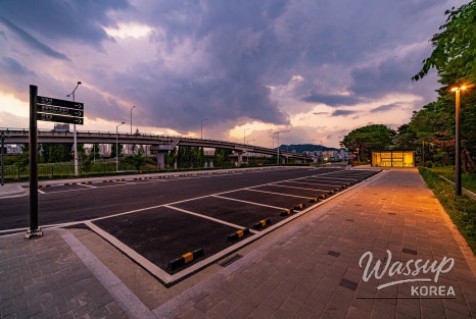 Seoul's First Scenic Rest Area on Expressway Opens_08