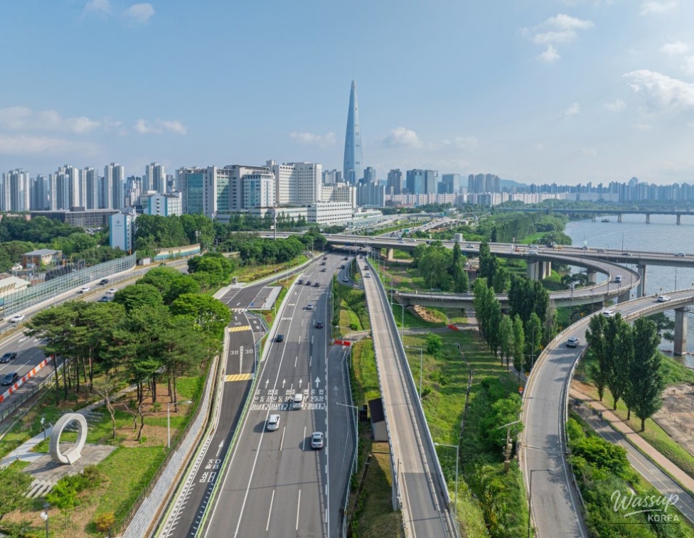 Seoul's First Scenic Rest Area on Expressway Opens_09