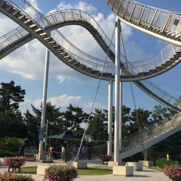 Exploring Pohang's Space Walk2239
