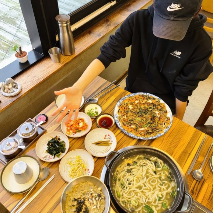 Romantic Seafood Noodle Soup near Jeju Airport_02