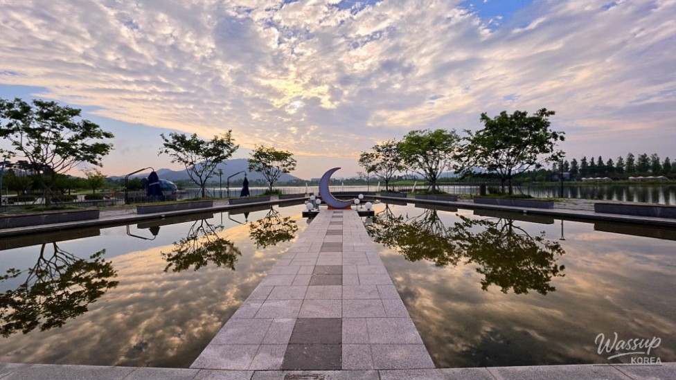 Exploring the Beauty of Sejong Lake Park in Summer_01