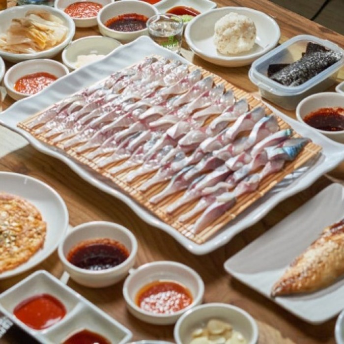 A Culinary Journey Through Jeju's Fresh Seafood2415