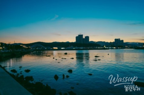 Exploring the Night Walkway of Gangdong Beach in Ulsan_03