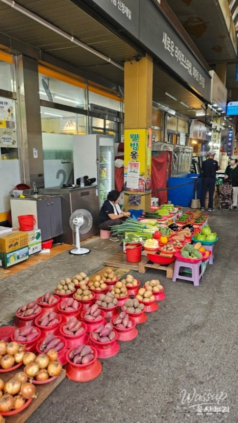 Exploring Ulsan's Sinjeong Market: A Hidden Gem_04