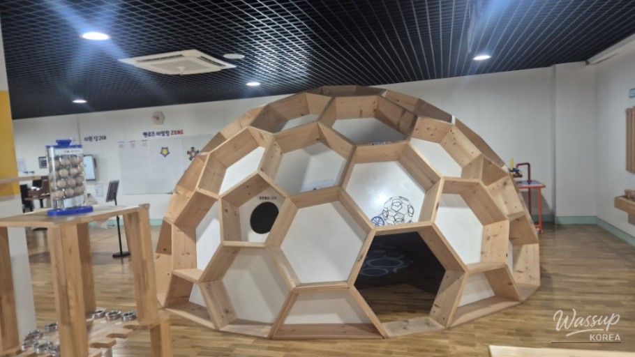 Exploring the Exciting World of Mathematics at Geochang Math Experience Center_05