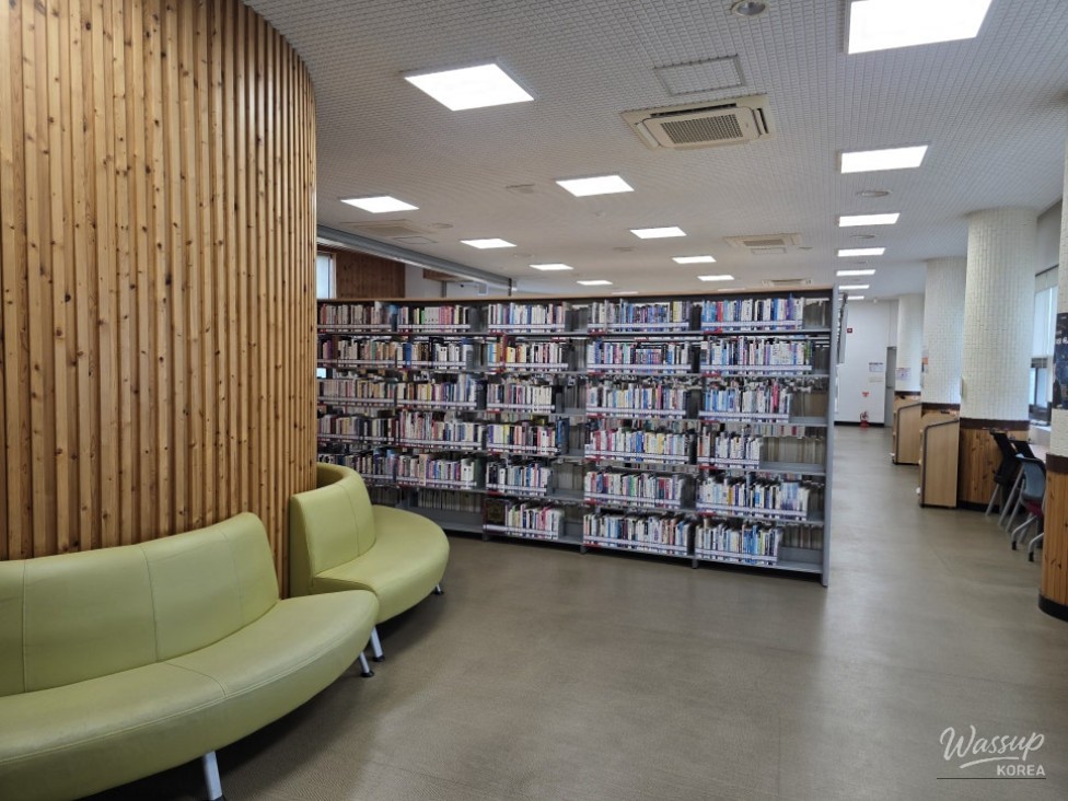 Discovering the Tranquility of Jincheon County Library_10