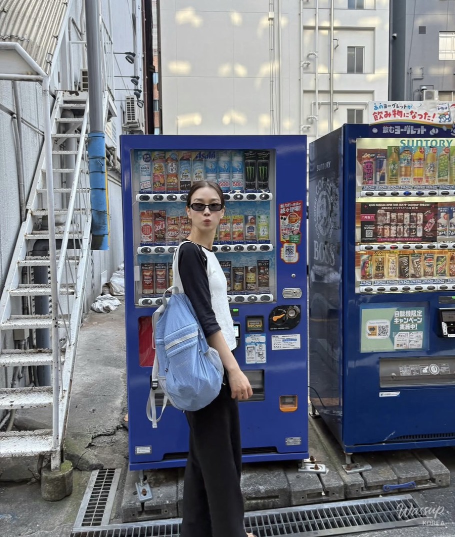 Stylish Travel Looks by Actress Jang Hee-ryeong_03