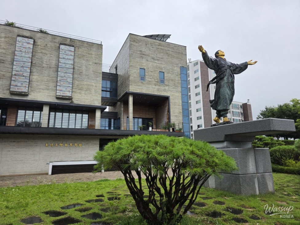 Discovering the Jincheon Poseok Jeongmyeong Literary Museum_03