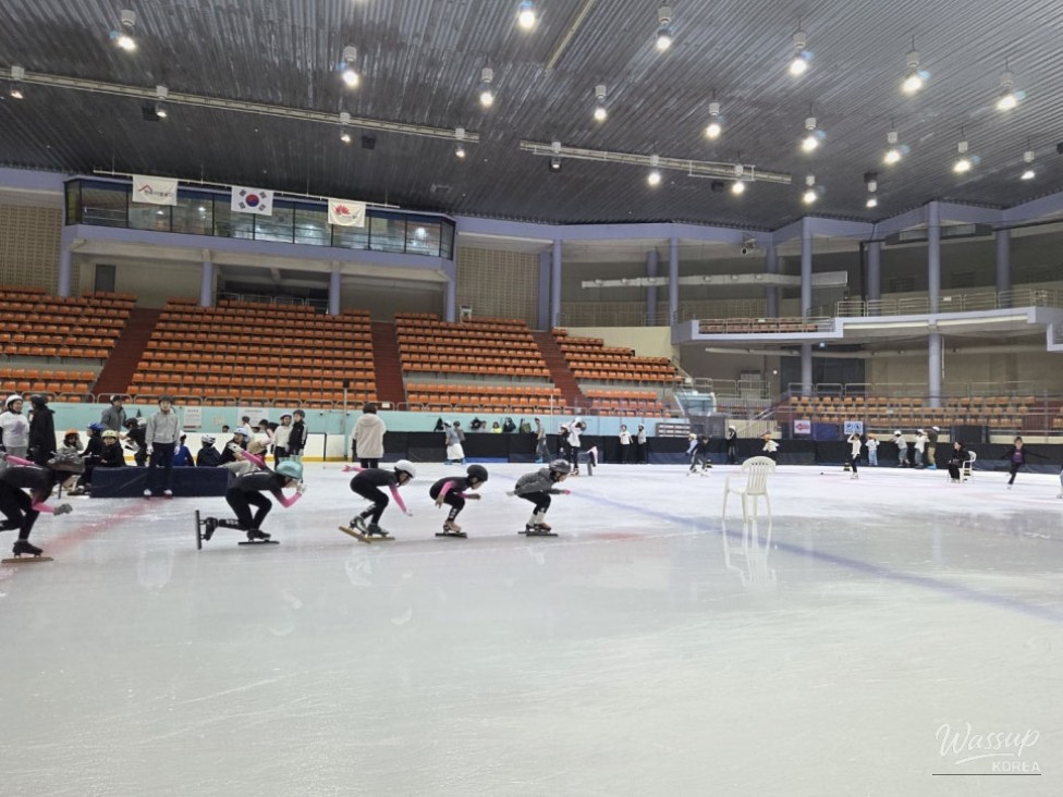 Indoor Fun Without Worrying About the Weather: Jeonju Ice Rink_02