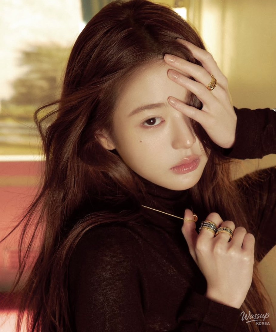 Jang Won-young's No Eyeliner Makeup: A Fresh Take_05