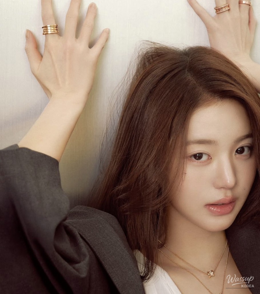 Jang Won-young's No Eyeliner Makeup: A Fresh Take_04