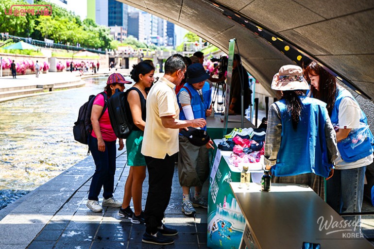 Enjoy Summer at Cheonggyecheon Water Playground_04