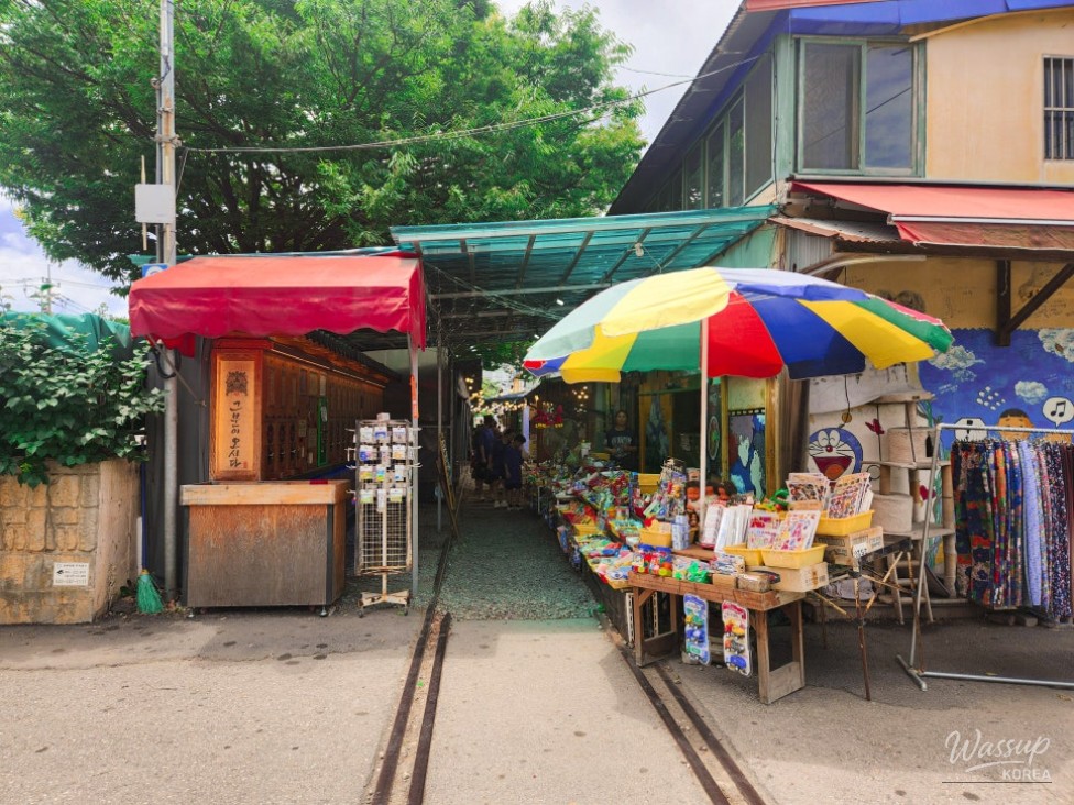 Exploring Gunsan's Retro Railway Village_04