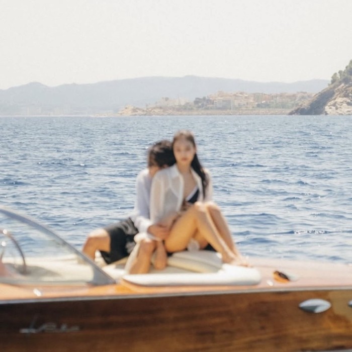 The Buzz Around Jennie's New Teaser Video267