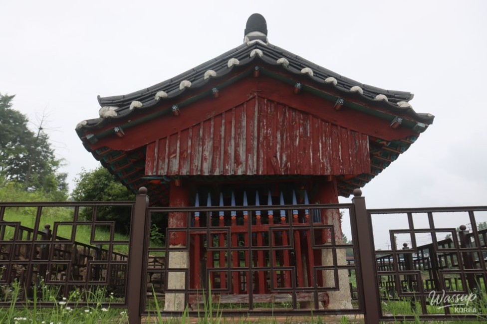 Exploring the Historic Jangdam Chungshingak in Goesan_06