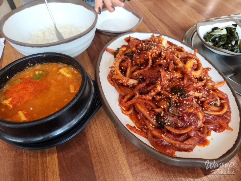 Delicious Spicy Octopus Stir-Fry at Palpal Octopus_11