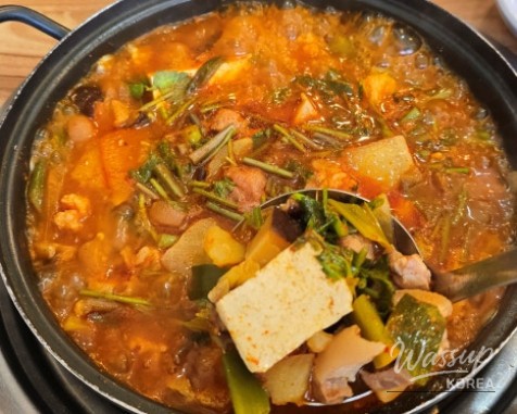 Discovering the Unique Flavors of Mungyeong: Joksal Stew_07