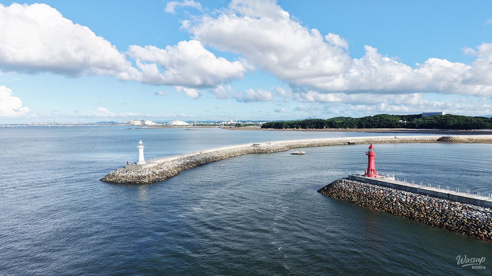 Exploring the Enchanting Sea Cave: Yongcheon Cave and Janggo Port_01