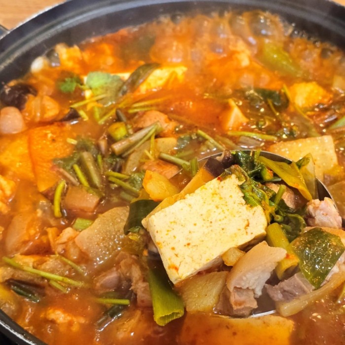 Discovering the Unique Flavors of Mungyeong: Joksal Stew2393