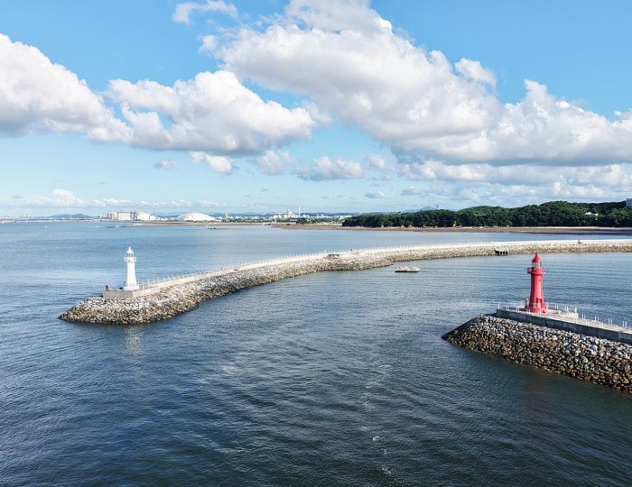Exploring the Enchanting Sea Cave: Yongcheon Cave and Janggo Port float