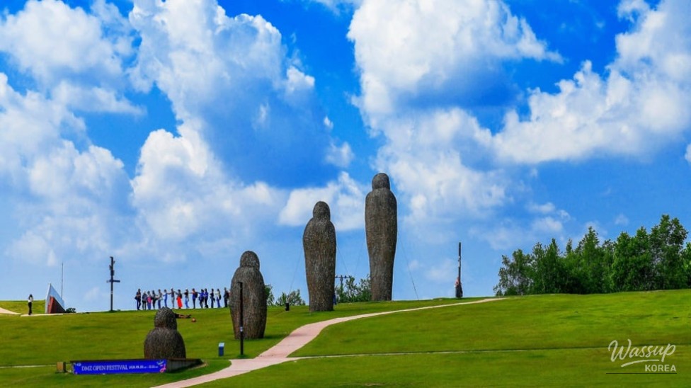 Experience the Thrill of the Peace Gondola in Paju_02