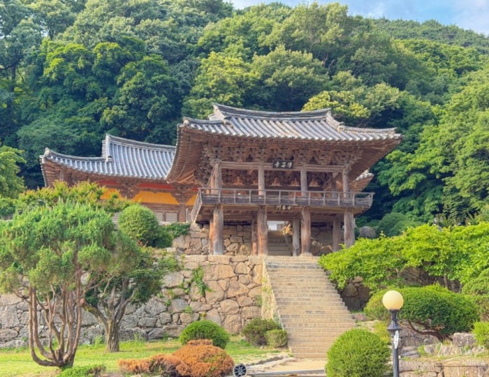 Discover the Tranquility of Buseoksa Temple in Yeongju float