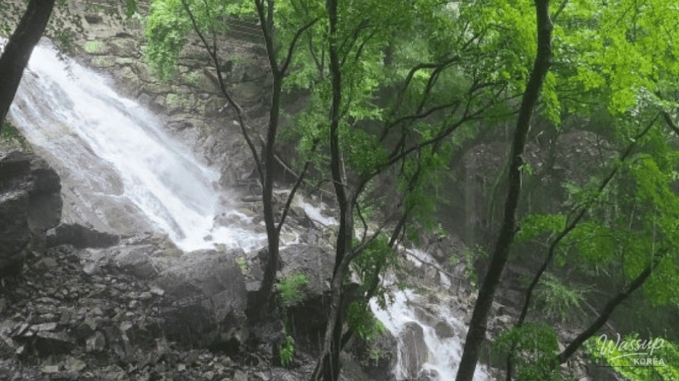 Refreshing Getaway at Cheongdo Nakdae Waterfall_05