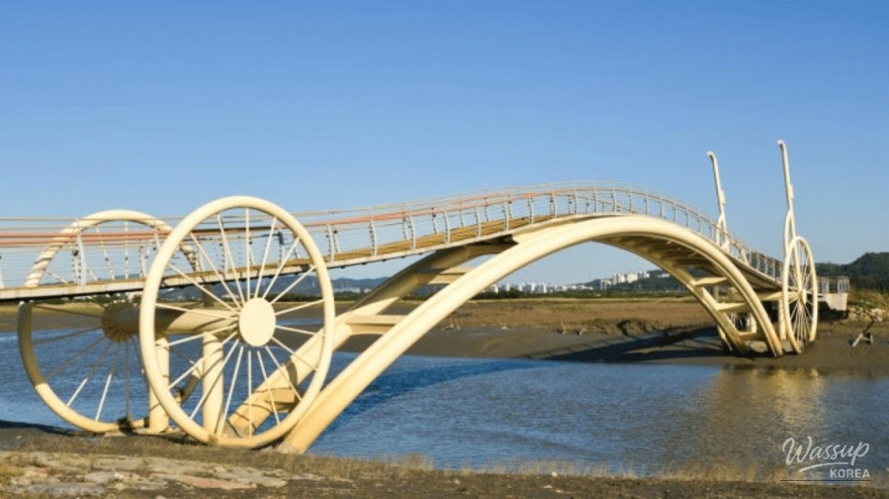 Exploring the Serene Shiheung Misaeng Bridge_04