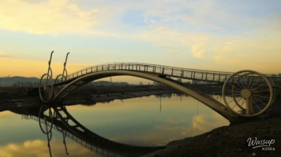 Exploring the Serene Shiheung Misaeng Bridge_02