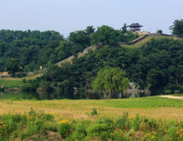 Exploring Gongsanseong Fortress: A Tranquil Escape from Summer Heat float