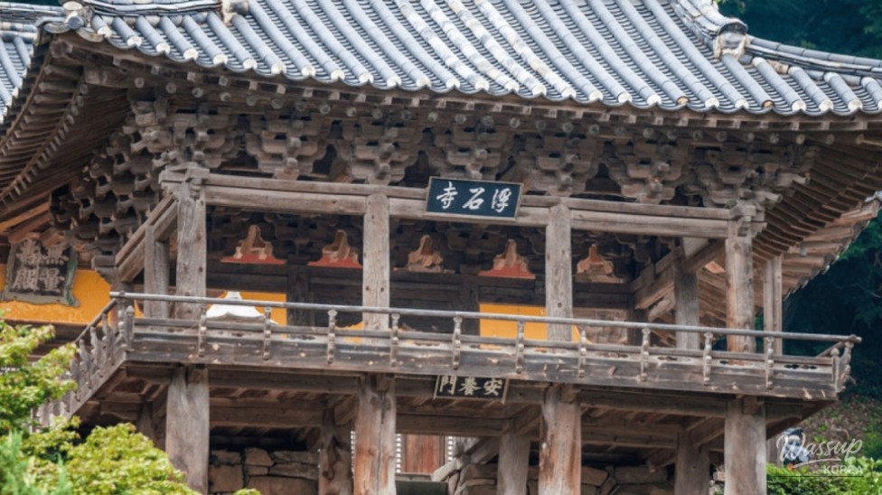 Exploring the Timeless Beauty of Beoseoksa Temple_02