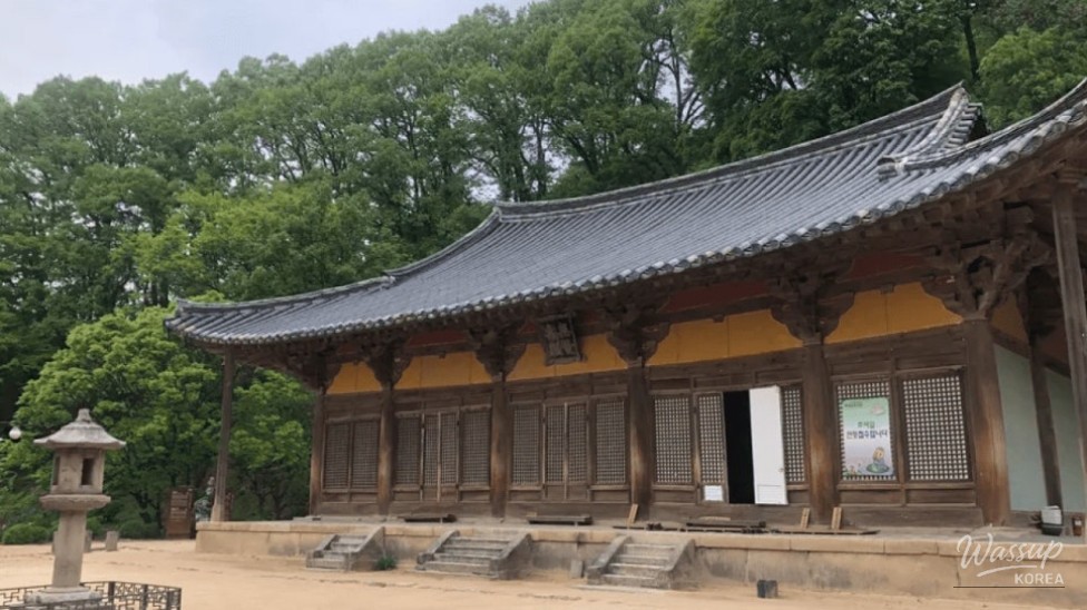 Exploring the Timeless Beauty of Beoseoksa Temple_04
