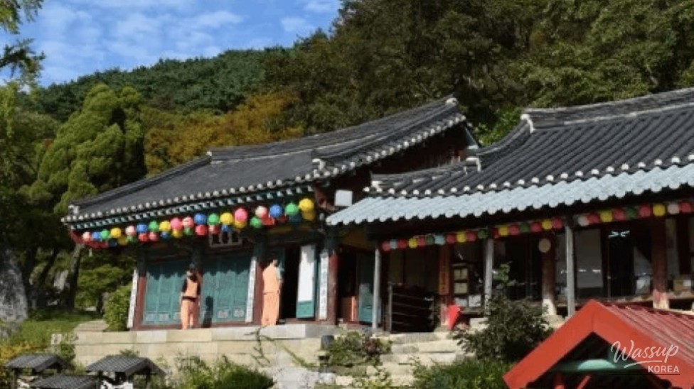 Exploring the Timeless Beauty of Beoseoksa Temple_03