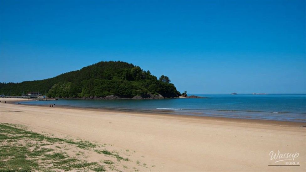 Explore the Beautiful Byeonsan Beach This Summer_05