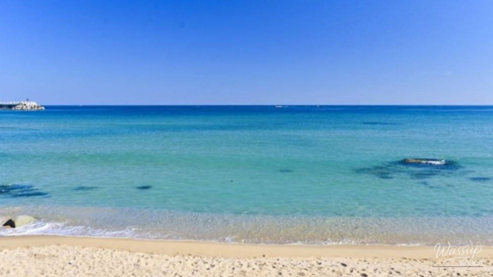 Discovering Jukdo Beach: A Hidden Gem for Summer Getaways_02