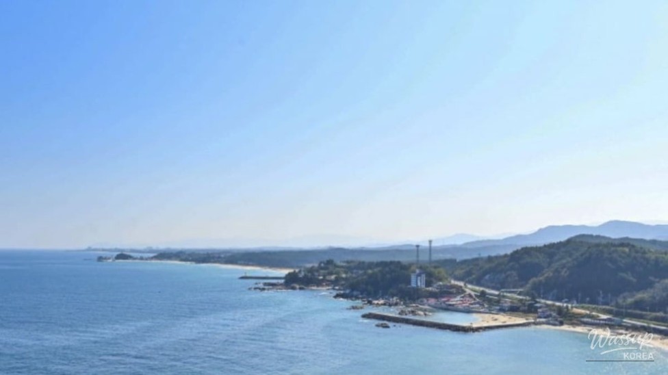 Discovering Jukdo Beach: A Hidden Gem for Summer Getaways_03