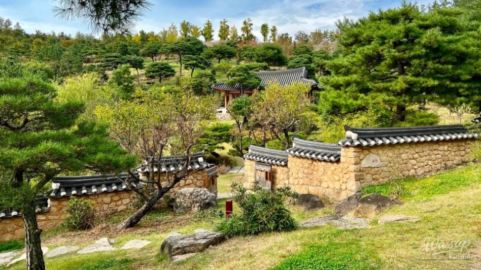 Discovering the Tranquil Beauty of Gunwi Sayuwon_02