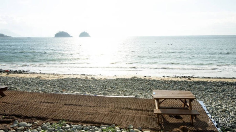 Exploring the Beautiful Musulmok Coastal Deck in Yeosu_02