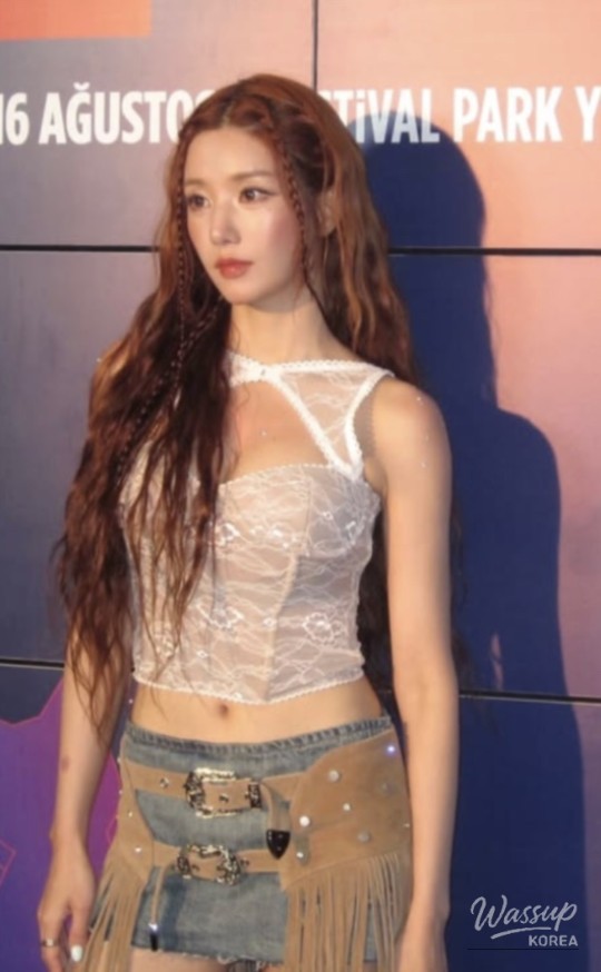 The Water Bomb Goddess, Kwon Eunbi: Her Journey to Turkey_01