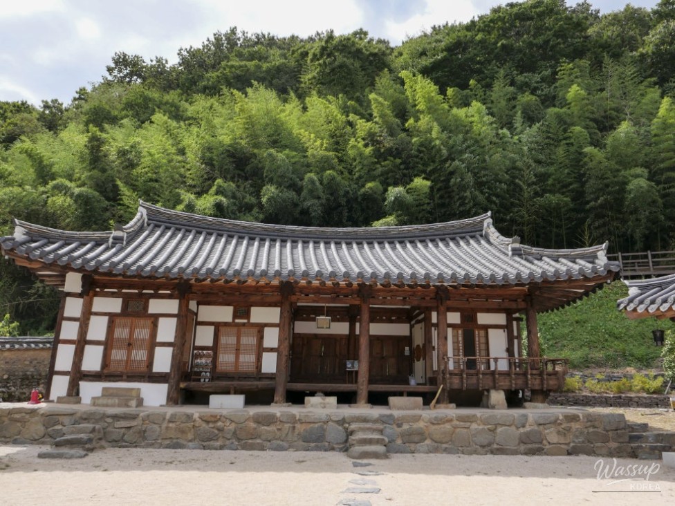 Experience Traditional Korean Living in Jinju's Seongsan Village_05