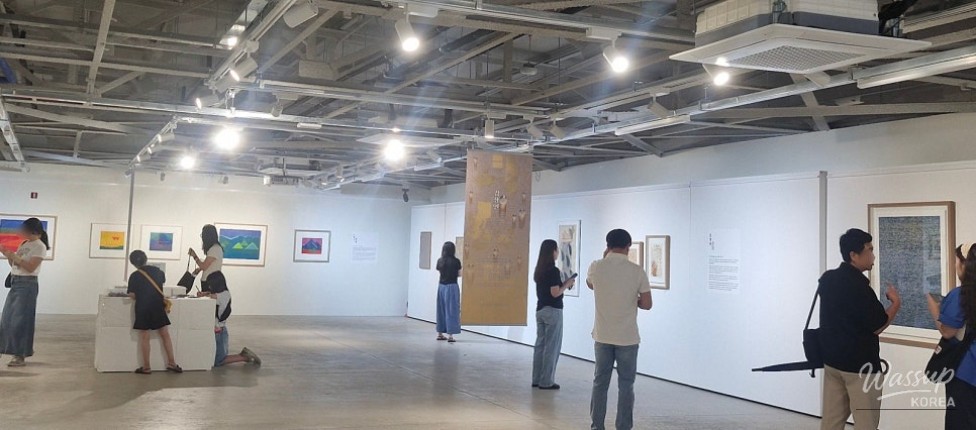 Healing the Pain of an Era Through Art_03