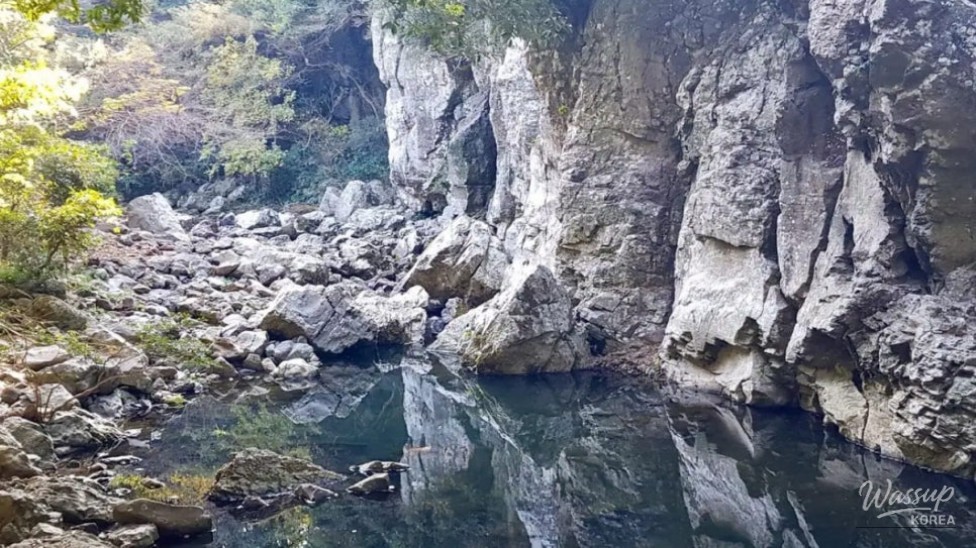 Discovering the Cool Oasis of Andeok Valley in Jeju_04