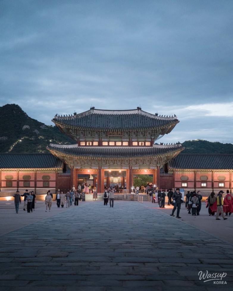 Enjoy the Enchanting Autumn Nights at Seoul's Palaces_02