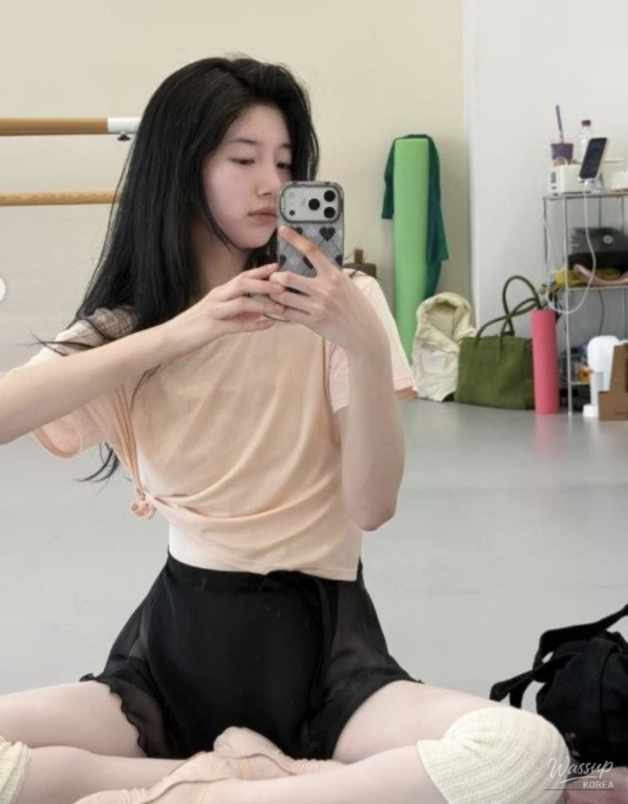 The Unfiltered Beauty of Suzy: A Glimpse into Her Ballet Practice_03