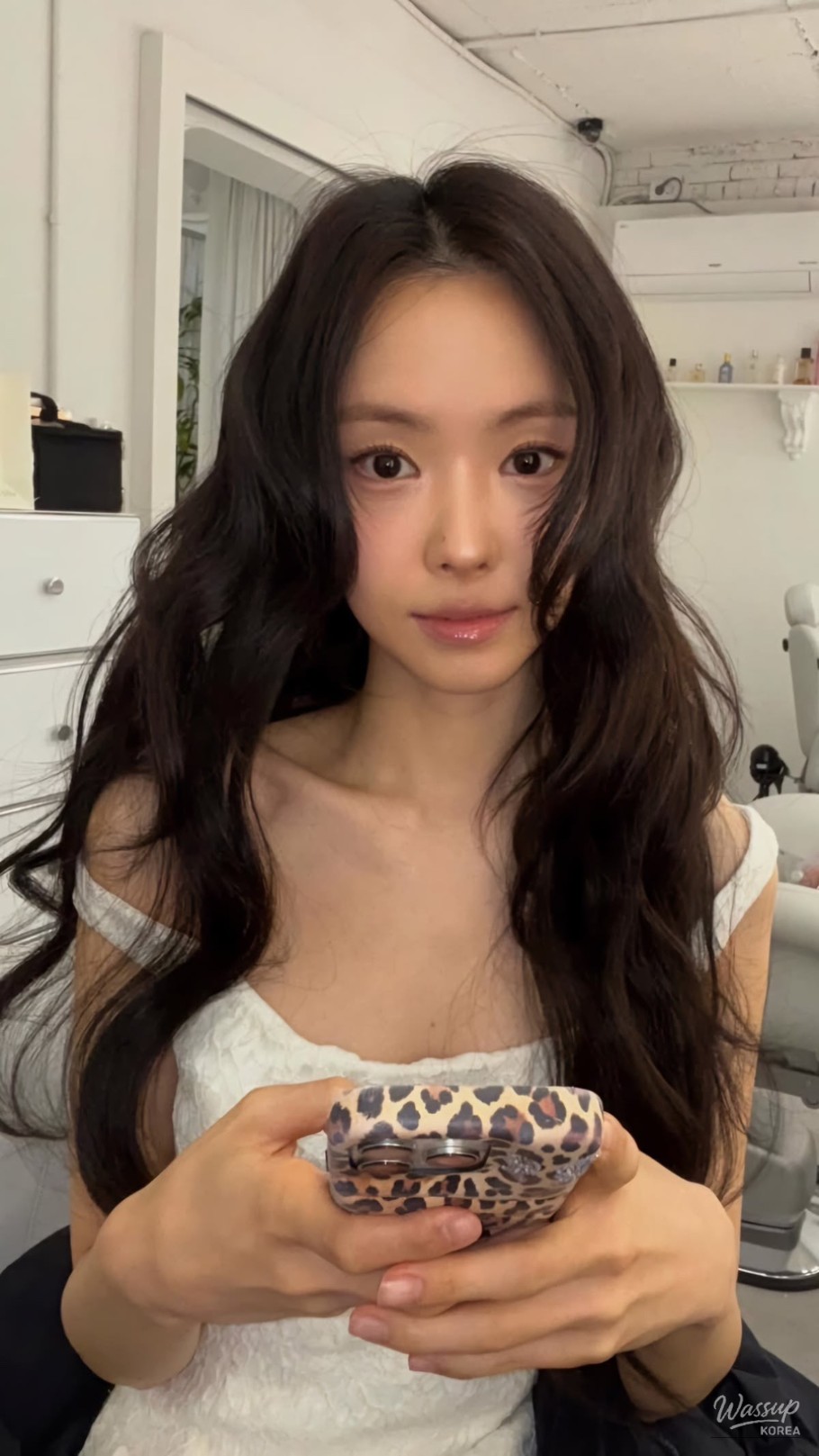 The Timeless Elegance of Son Na-eun in Athleisure_06