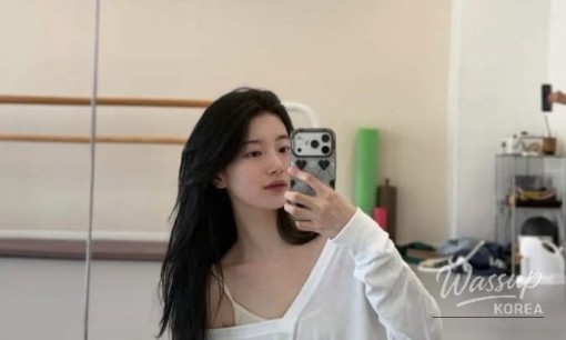 The Timeless Elegance of Son Na-eun in Athleisure_08