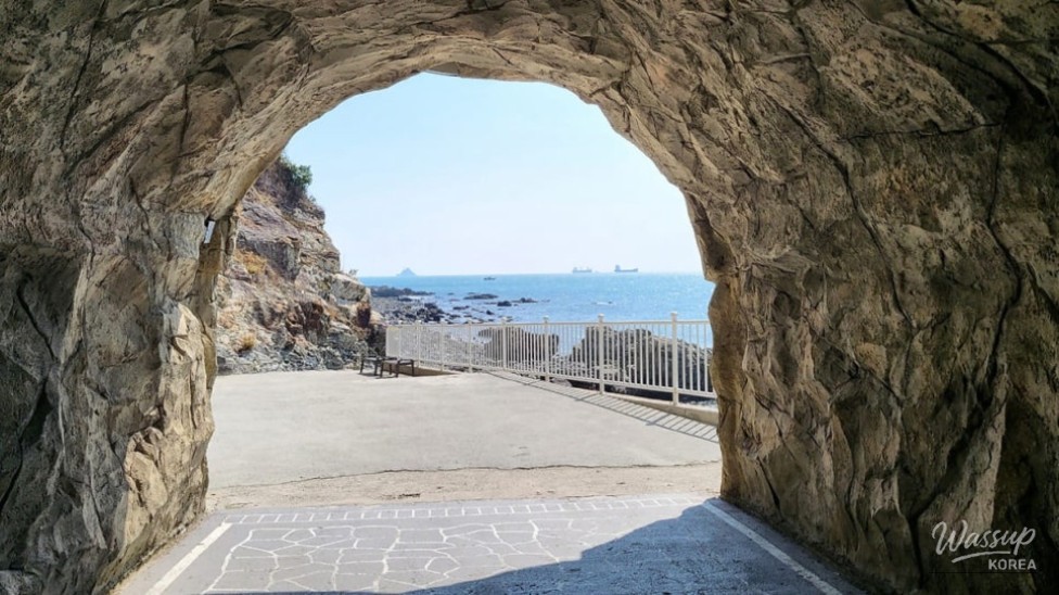 Discovering the Hidden Gem of Gamji Beach in Busan_03