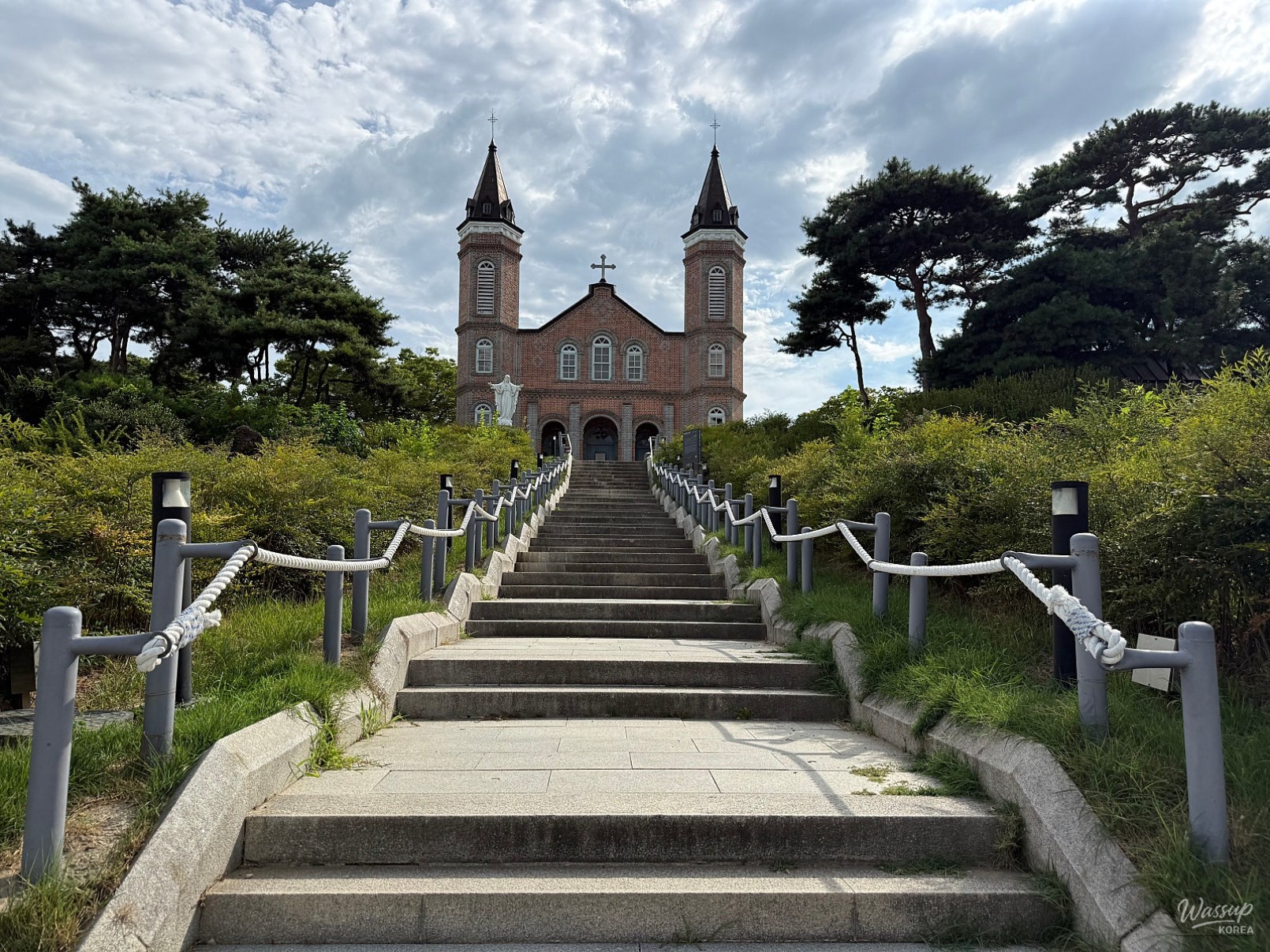 Exploring the Historical Beauty of Hapdeok Catholic Church_04