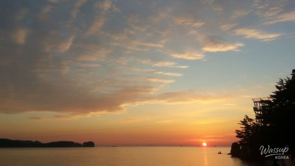 Discovering the Charms of Mallipo Beach: A Summer Paradise_01